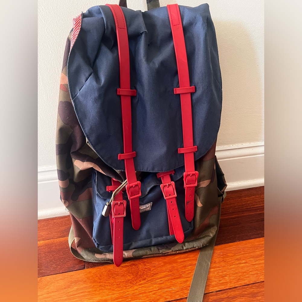 Herschel camouflage backpack large